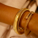 The Everlove Bangle